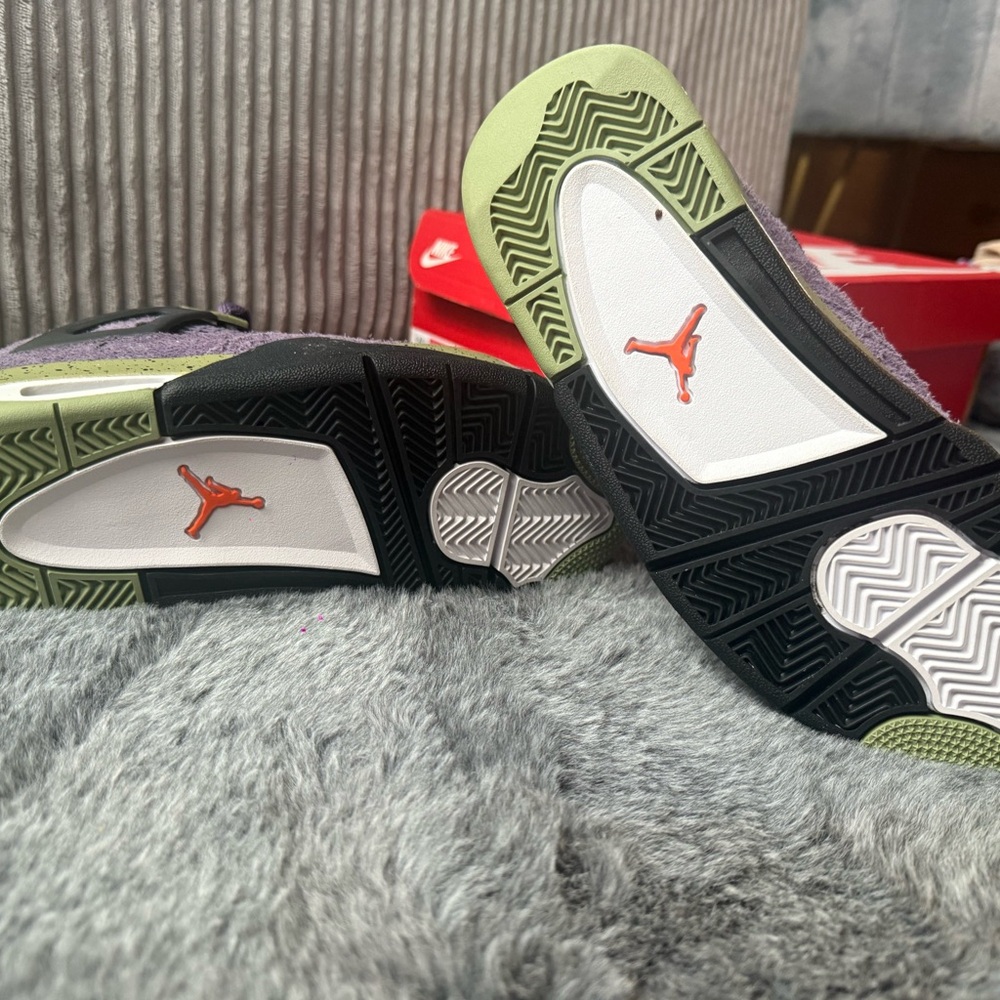 Retro 4s Nike Women's canyon purple and Sage Sneakers - Picture 5 of 7